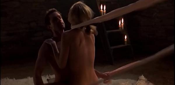  Heather Graham desnuda en Suavemente me mata (Killing Me Softly)